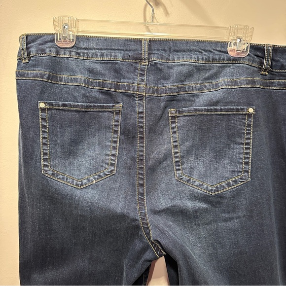 NEW Dark Blue Distressed 18W Women Jeans with leopard print 18W - Picture 8 of 11